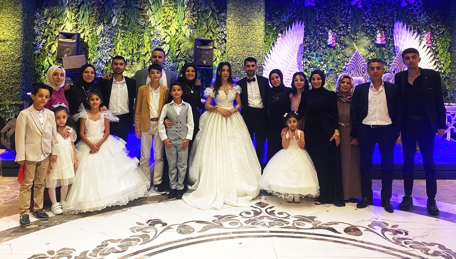 MOBÄ°LYACI HAMÄ°T ALAY OÄžLUNU EVLENDÄ°RDÄ°